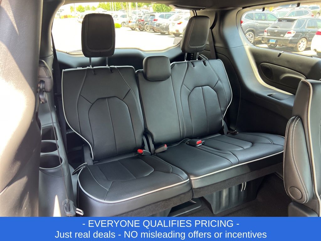 Vehicle image 15 of 30