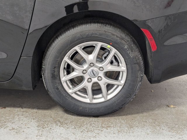 Vehicle image 15 of 16