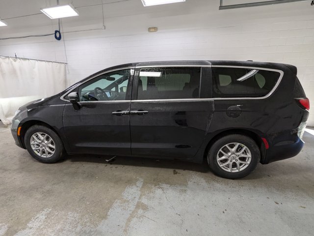 Vehicle image 6 of 16