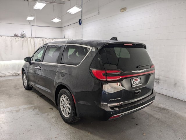 Vehicle image 5 of 16