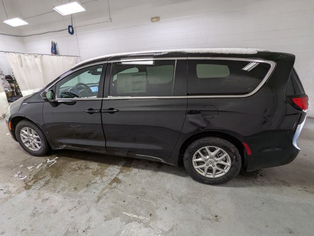 Vehicle image 6 of 16