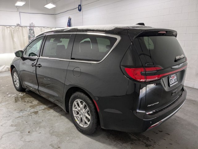 Vehicle image 5 of 16