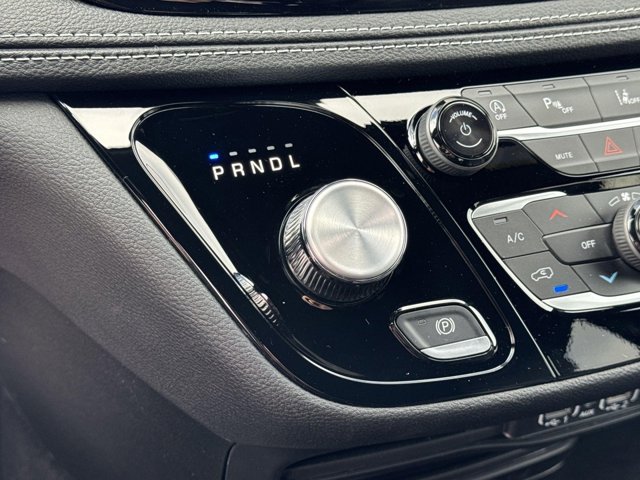 Vehicle image 27 of 34