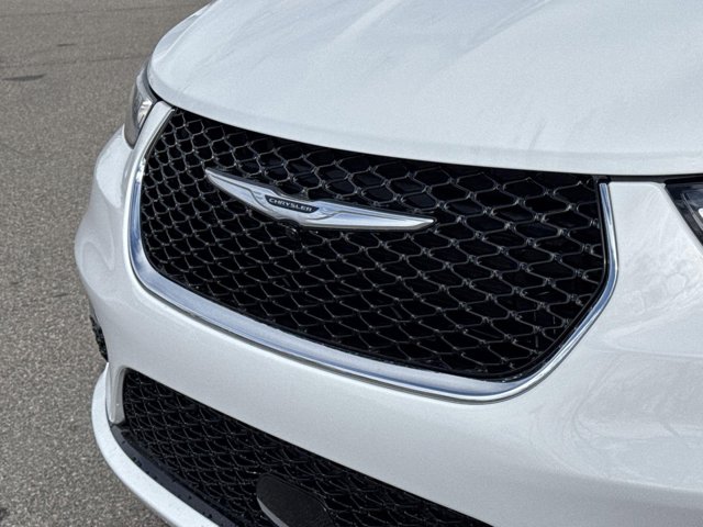 Vehicle image 14 of 34