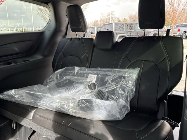 Vehicle image 31 of 34