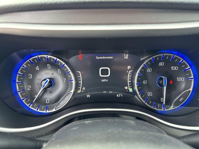 Vehicle image 22 of 34