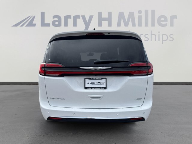 Vehicle image 9 of 34