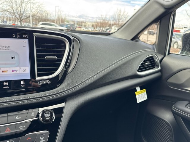Vehicle image 21 of 34