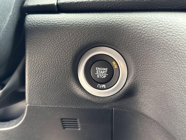 Vehicle image 23 of 34