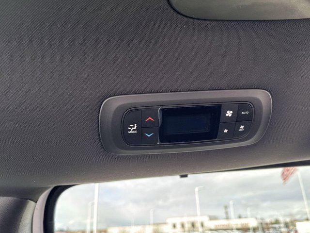 Vehicle image 29 of 34
