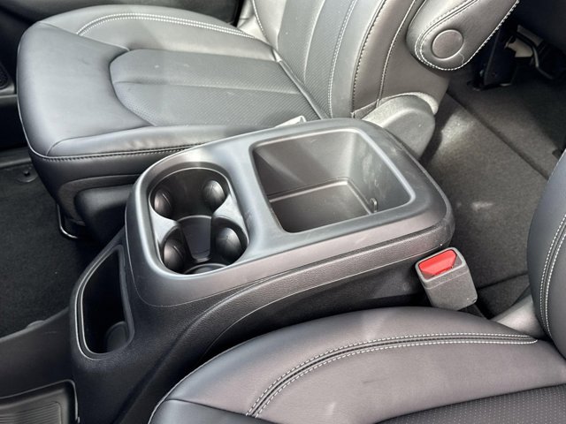 Vehicle image 28 of 34