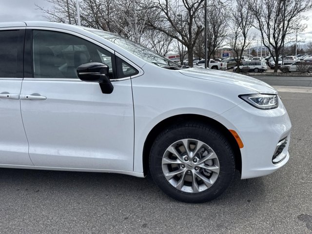 Vehicle image 7 of 34