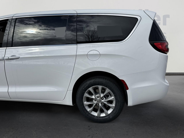 Vehicle image 11 of 34