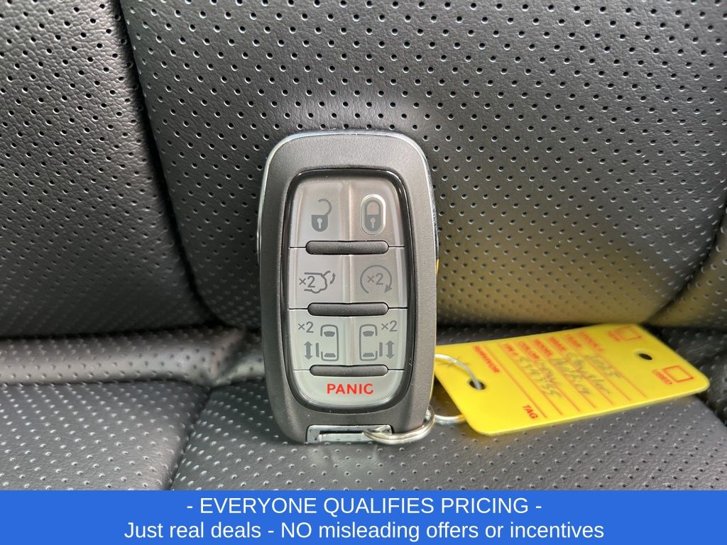Vehicle image 27 of 29