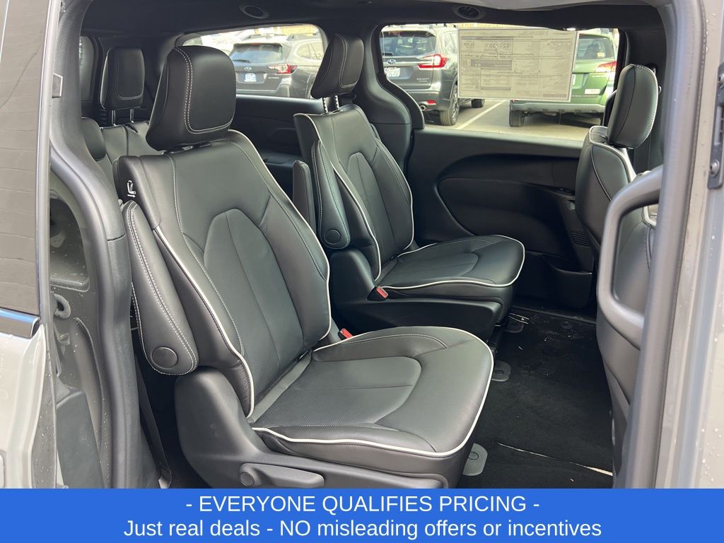 Vehicle image 15 of 29