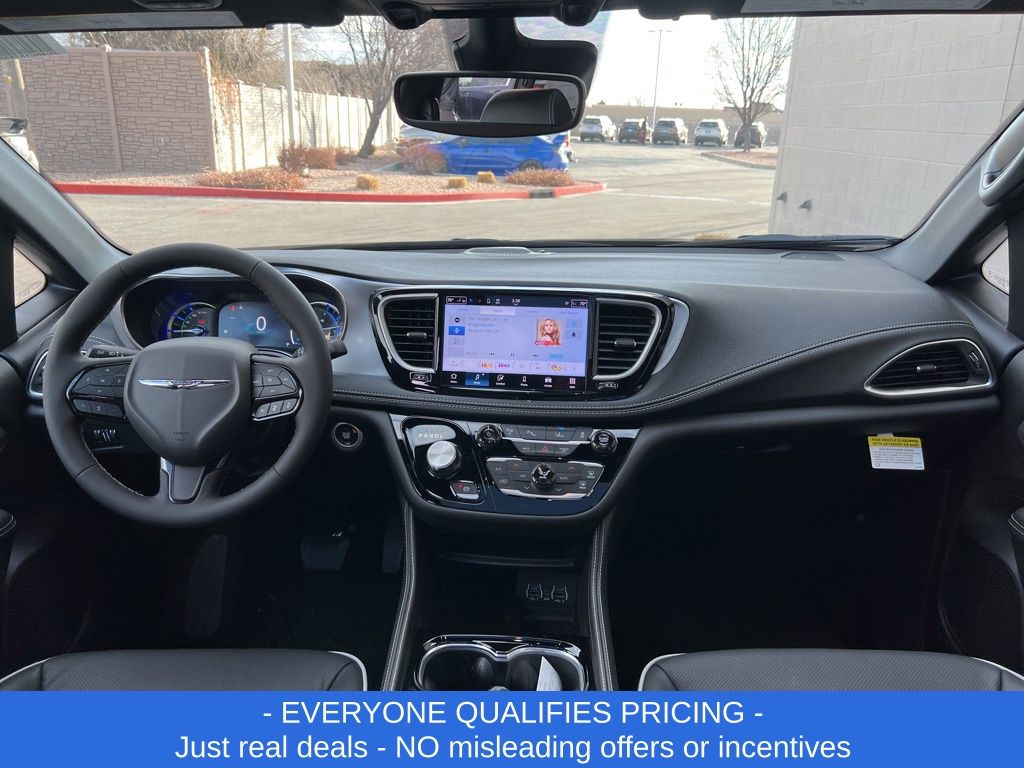 Vehicle image 16 of 29