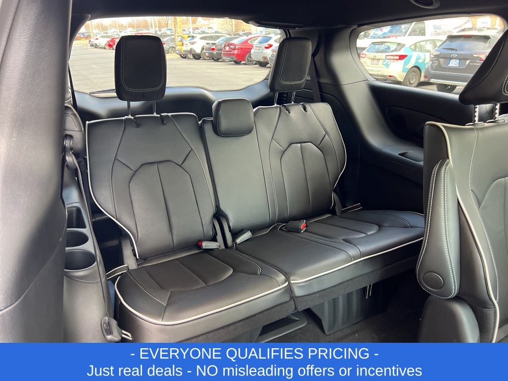 Vehicle image 14 of 29