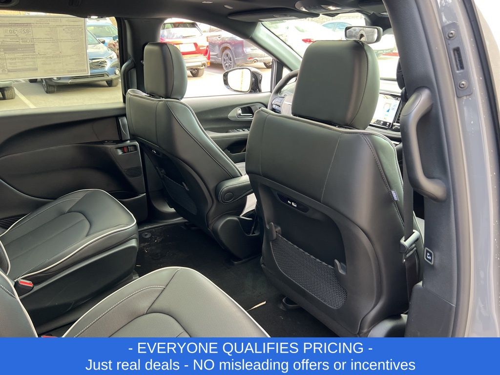 Vehicle image 11 of 29