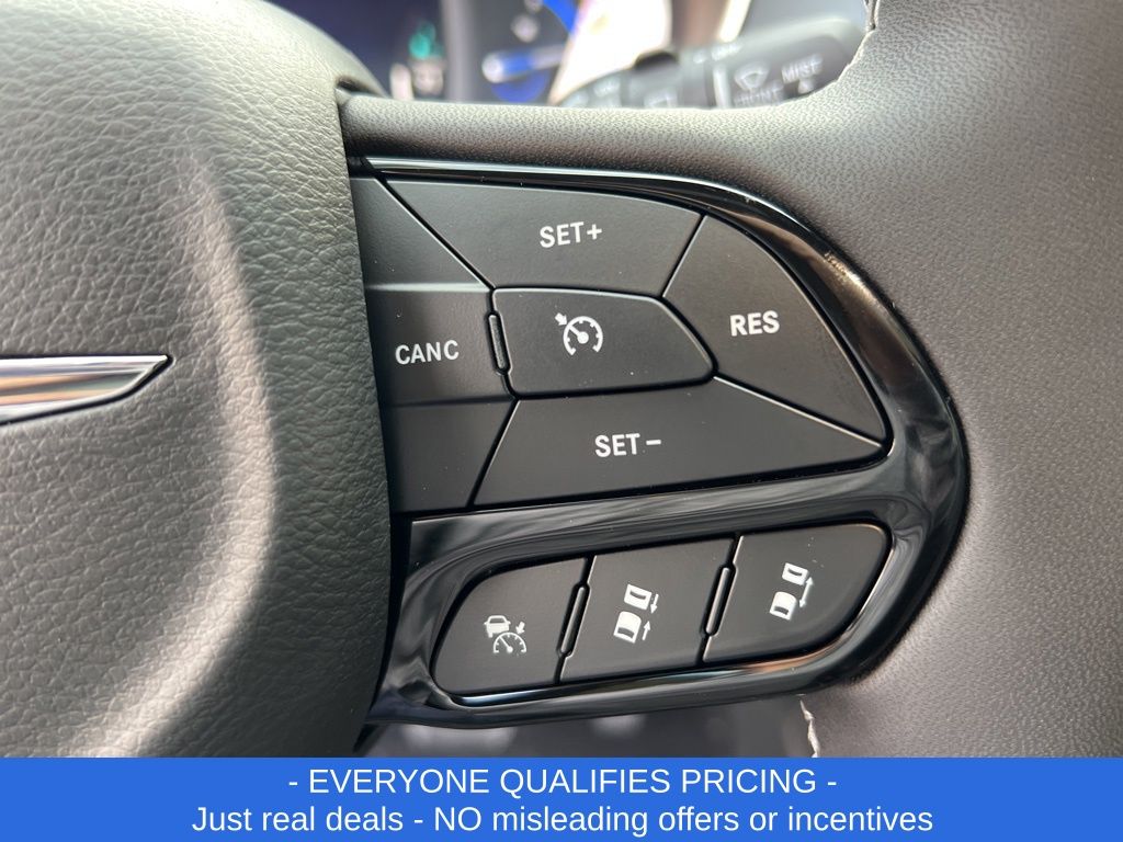 Vehicle image 25 of 29