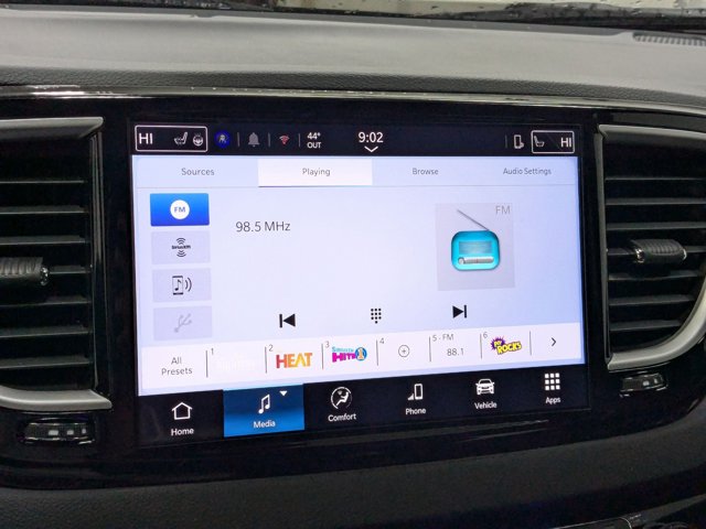 Vehicle image 9 of 15