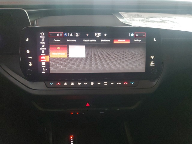 Vehicle image 17 of 20