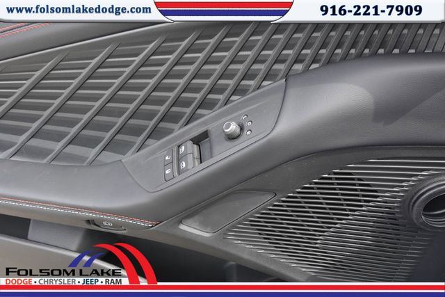 2025 Dodge Charger Daytona R/T Image 13 of 23