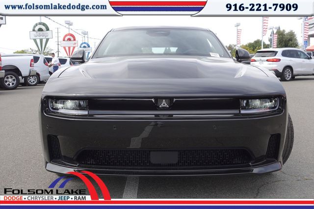 2025 Dodge Charger Daytona R/T Image 2 of 23