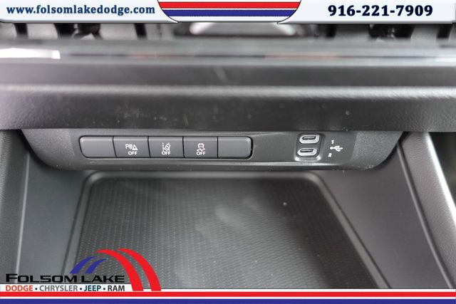 2025 Dodge Charger Daytona R/T Image 18 of 24