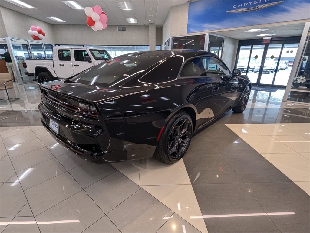 2025 Dodge Charger Daytona R/T Image 3 of 24