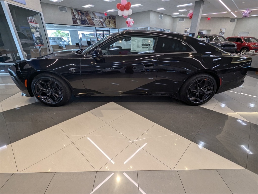 2025 Dodge Charger Daytona R/T Image 4 of 24