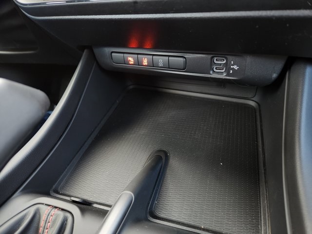 Vehicle image 23 of 29
