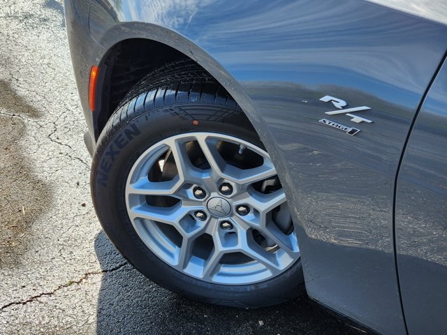 Vehicle image 16 of 29