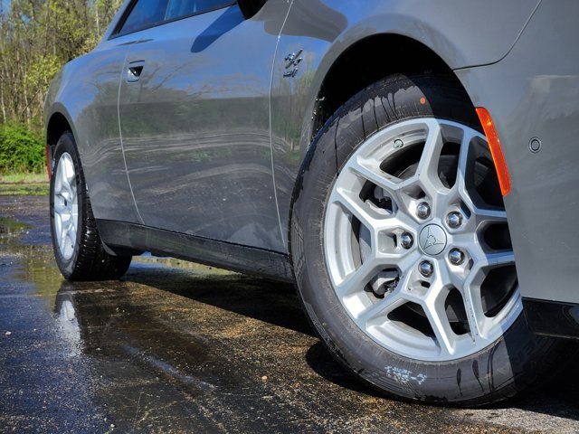 Vehicle image 17 of 29