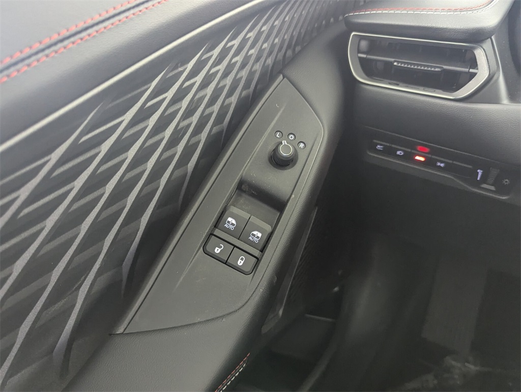 2025 Dodge Charger Daytona R/T Image 16 of 24