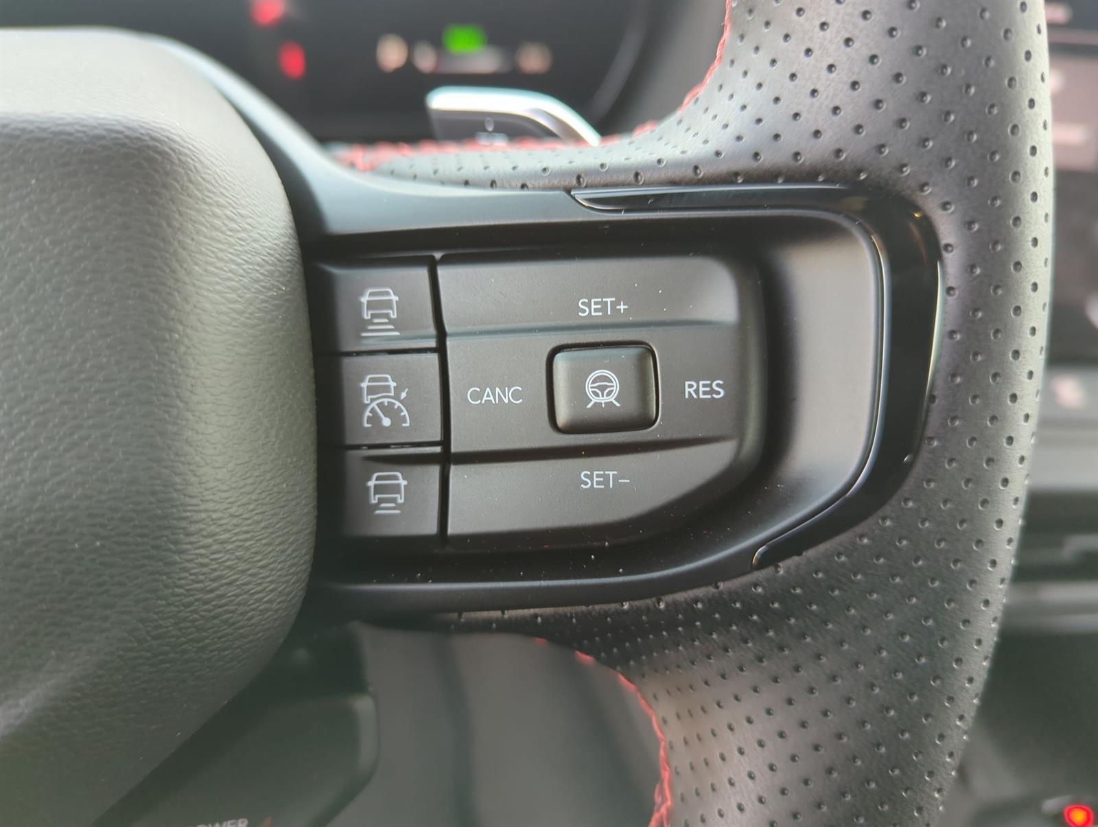 Vehicle image 21 of 31