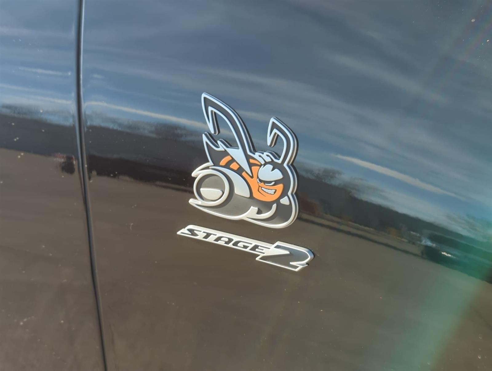 Vehicle image 10 of 31