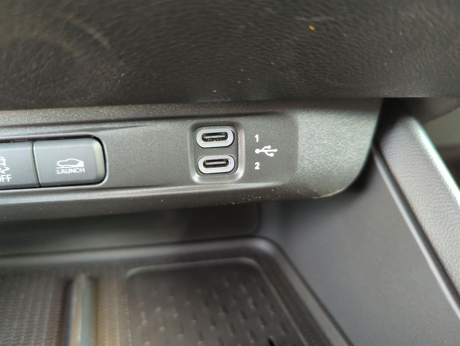 Vehicle image 26 of 31