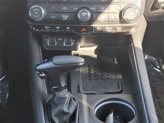 Vehicle image 25 of 35