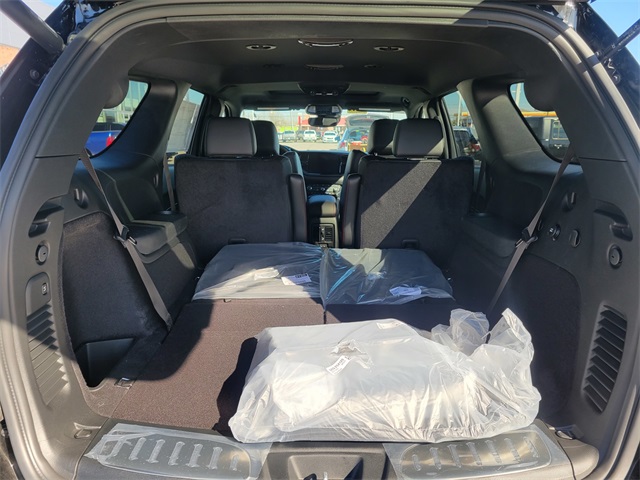 Vehicle image 17 of 35