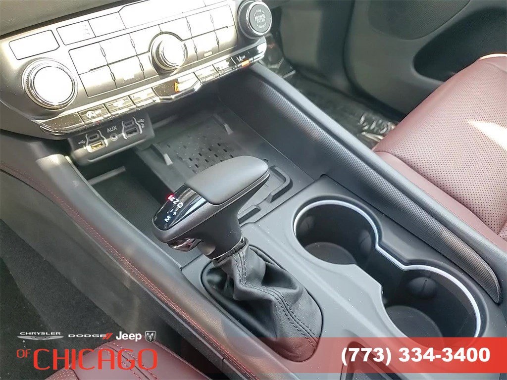 Vehicle image 18 of 25