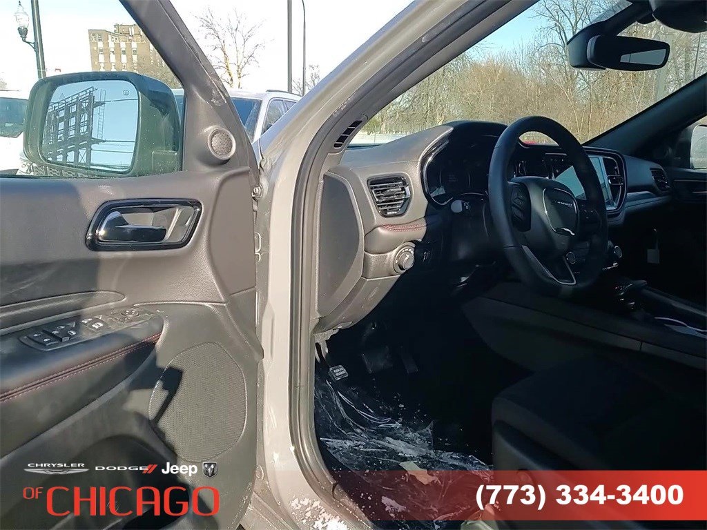 Vehicle image 13 of 25