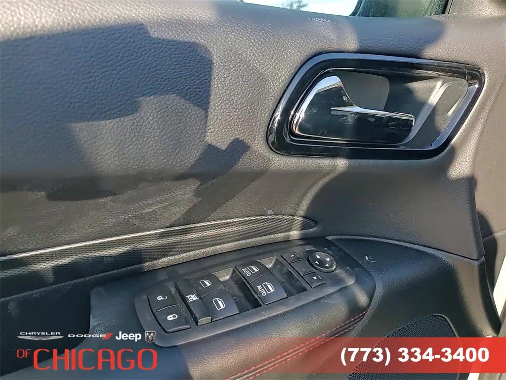 Vehicle image 23 of 25
