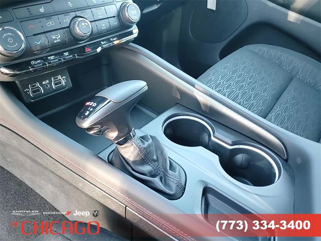 Vehicle image 16 of 25