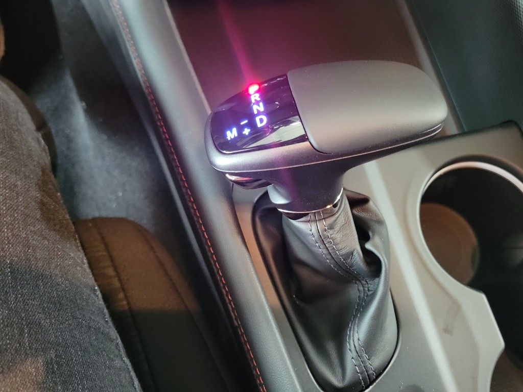 Vehicle image 28 of 33