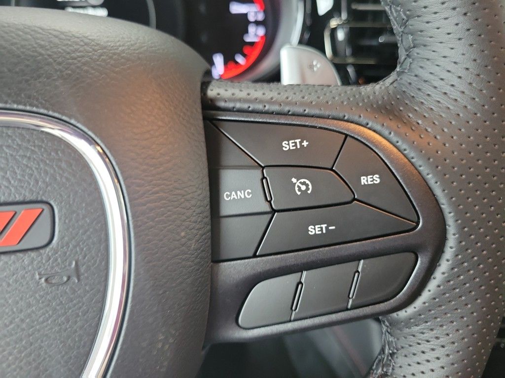 Vehicle image 16 of 33