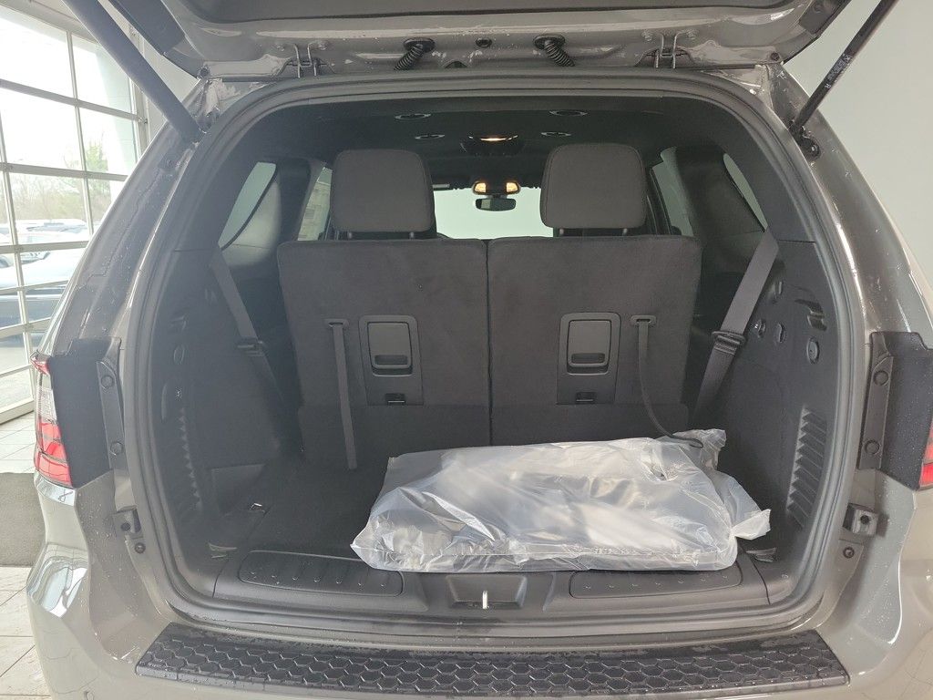 Vehicle image 9 of 33