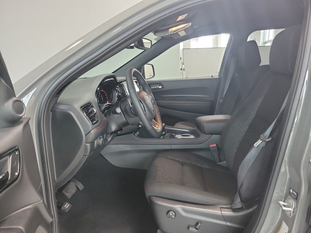 Vehicle image 13 of 33