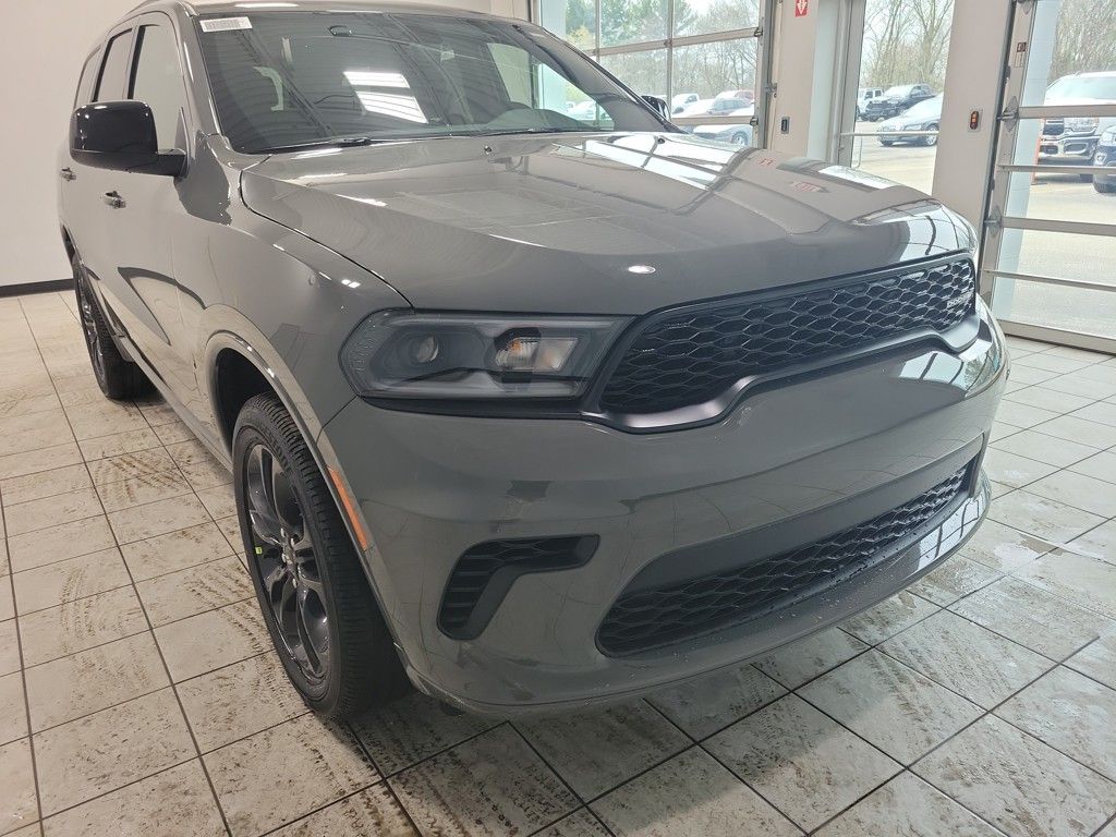Vehicle image 4 of 33