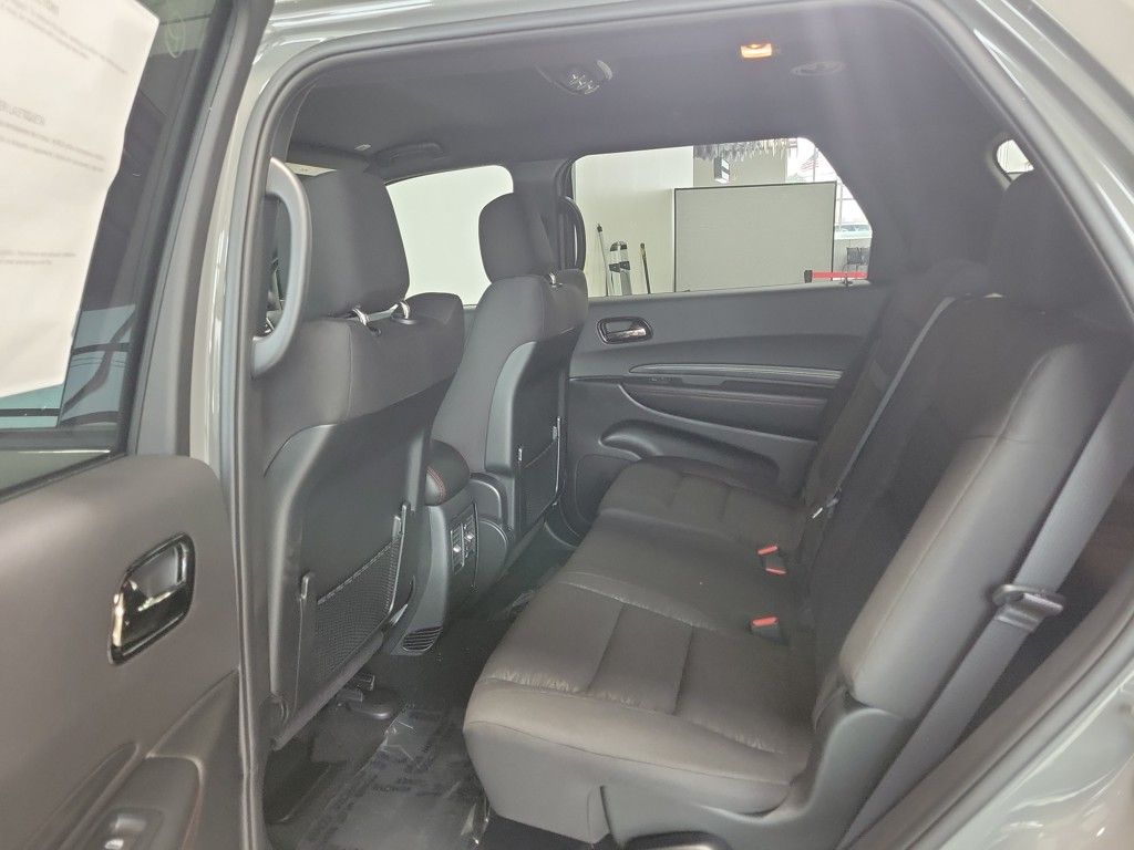Vehicle image 11 of 33
