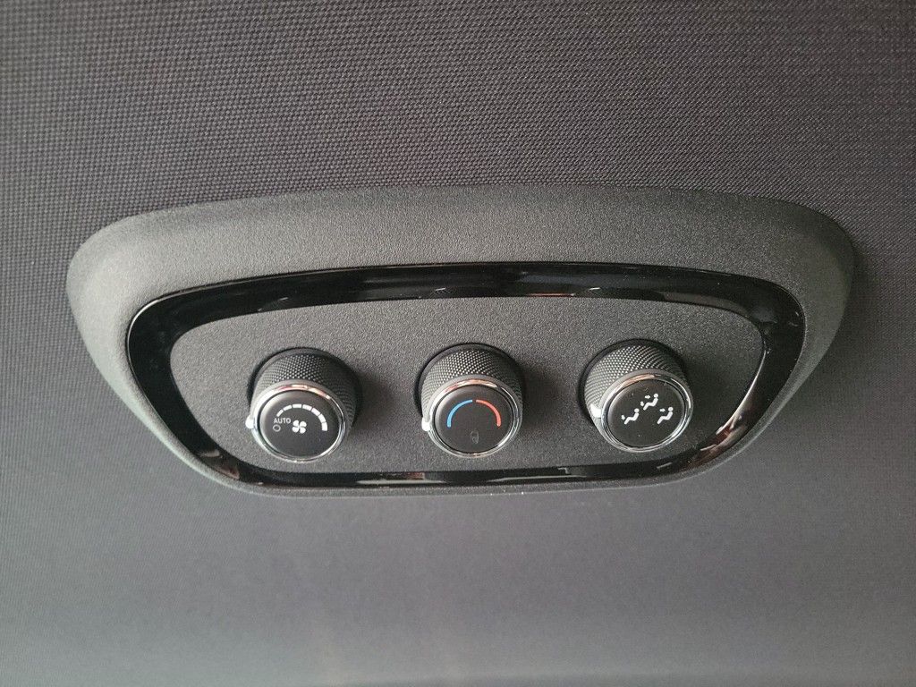 Vehicle image 12 of 33